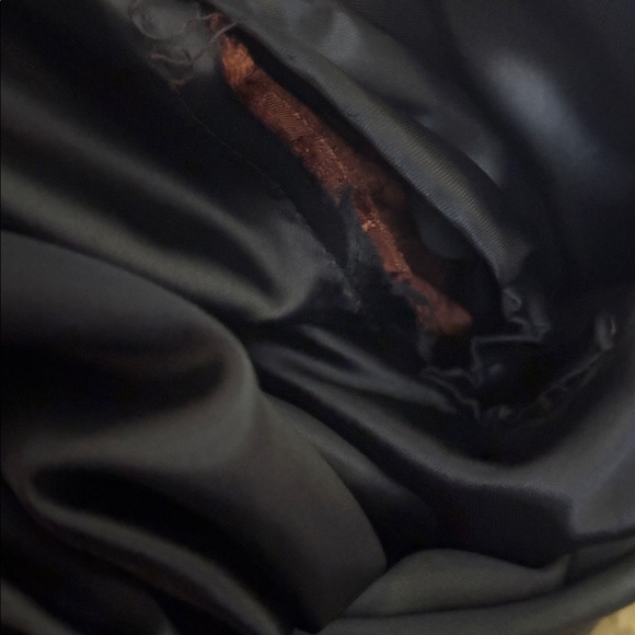 1950 maroon pattern smoking jacket w/black collar, cuff ,belt. No label or size - Picture 10 of 10